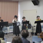 金沢音楽集団の皆さん　演奏と歌の披露(2)