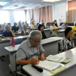 熱心に聞き入る参加者の皆さん(1)