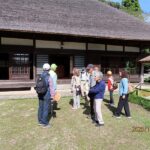 屋敷を一回りして前庭へ