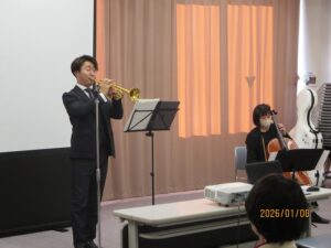 トランペットとチェロ演奏