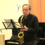 アルトサックスでオリーブの首飾りとハロード―リを披露